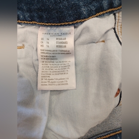 American Eagle Mom Jean High Rise Blue Denim Size 14 - Picture 9 of 9
